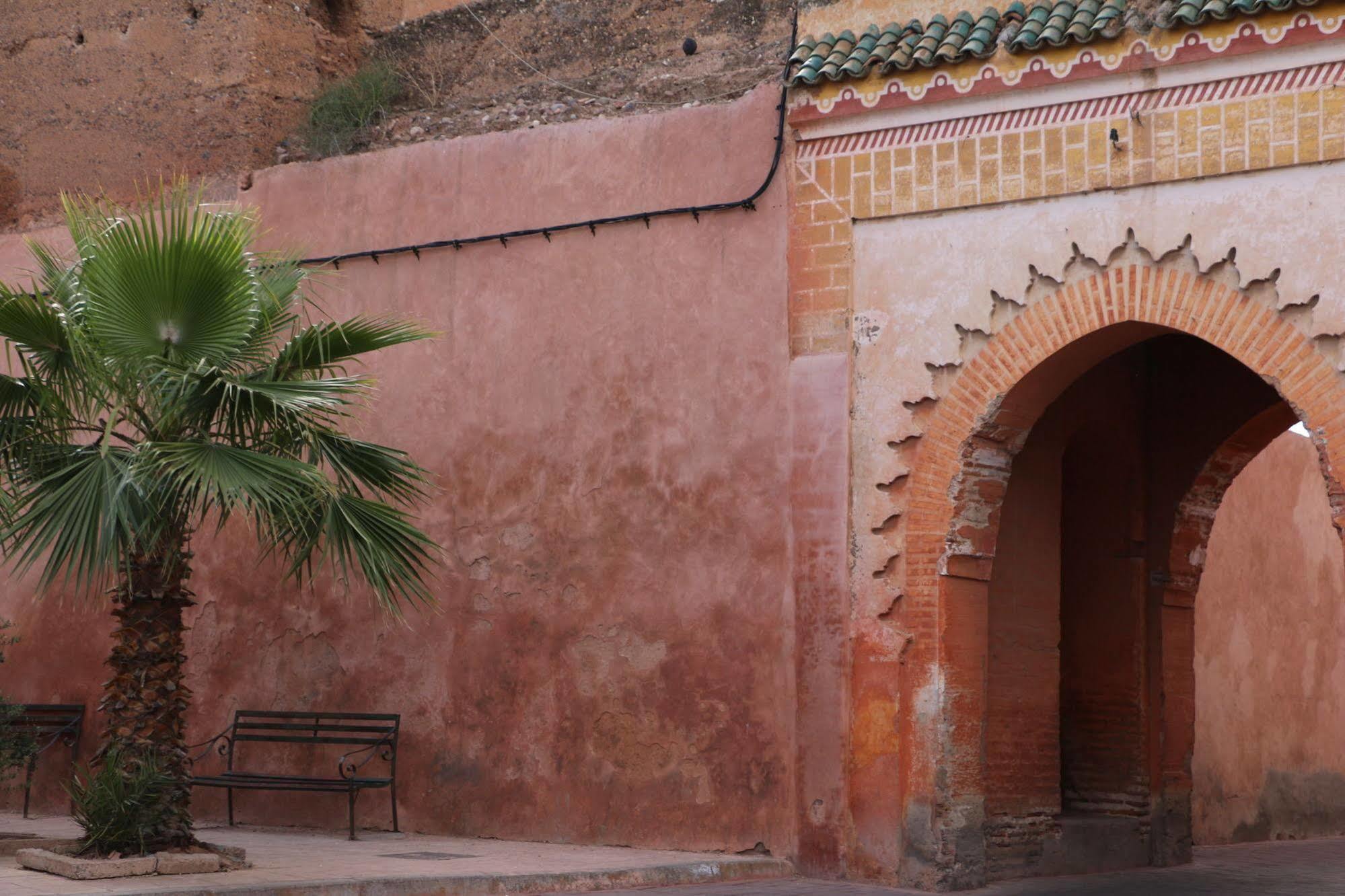 Hotel Riad Awinati Location Privatisee ,Piscine Chauffee , Beau Rooftop Marrakesch Exterior foto